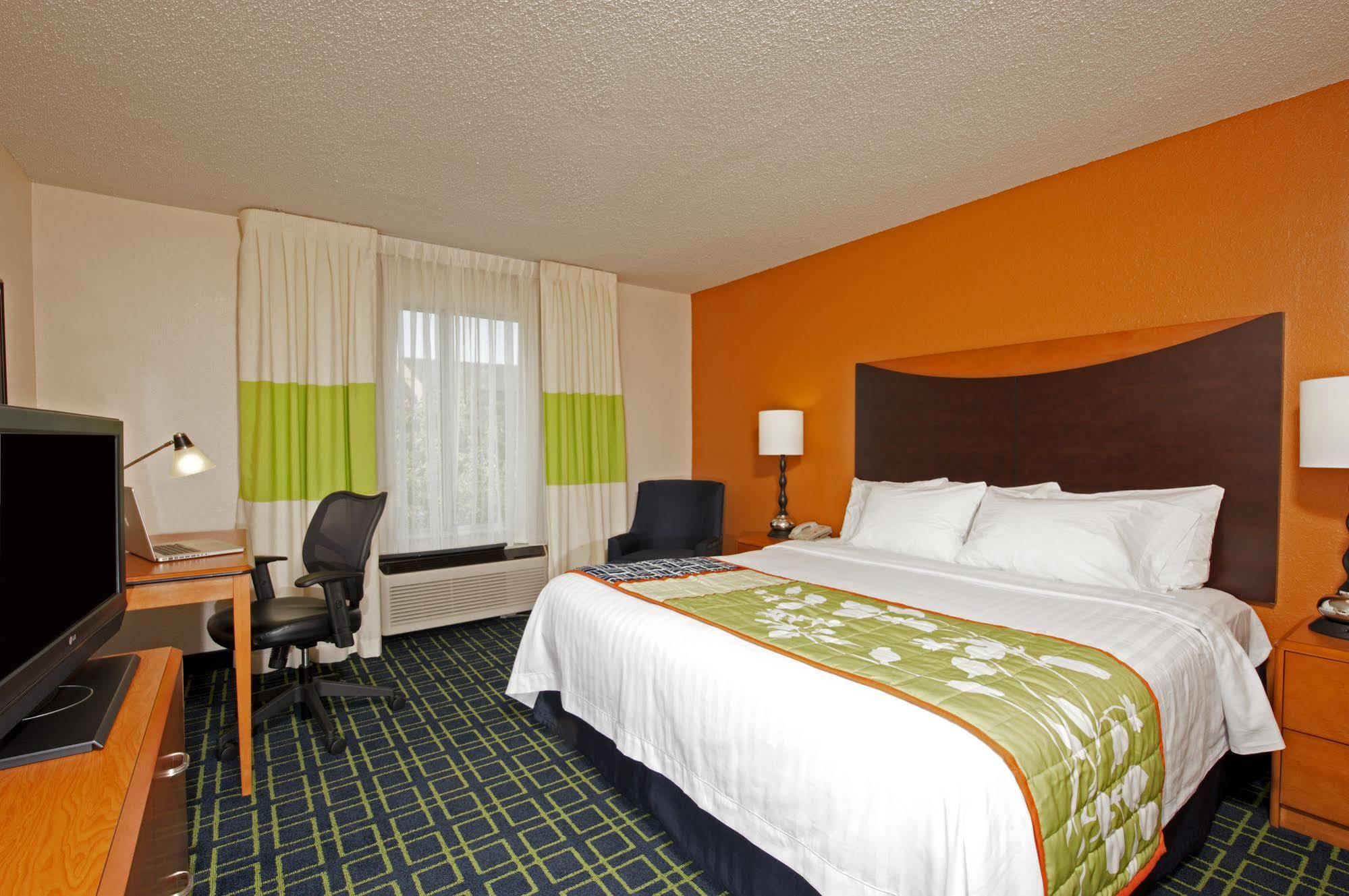 Fairfield Inn & Suites By Marriott Chicago Naperville Buitenkant foto
